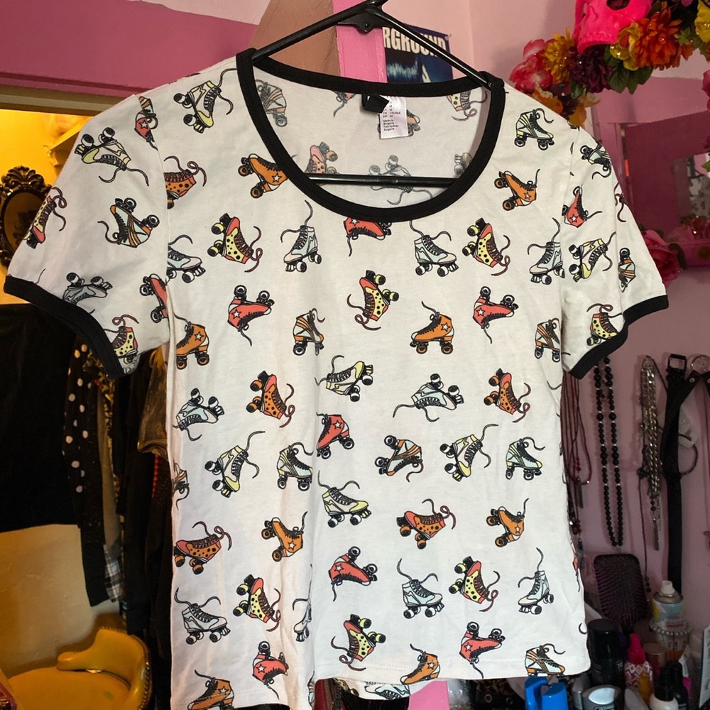 H&M tshirt SOLD